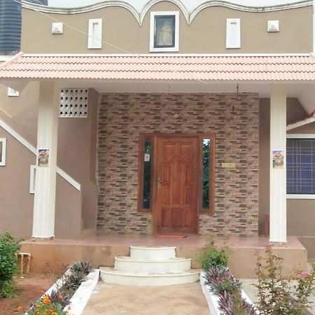Yelagiri Golden Villa Extérieur photo